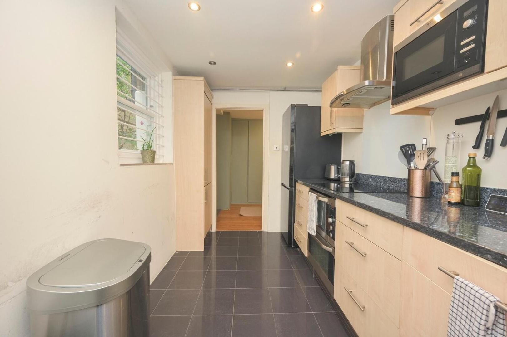 Apartment Modern 1bd Basement Flat Near Victoria Park *