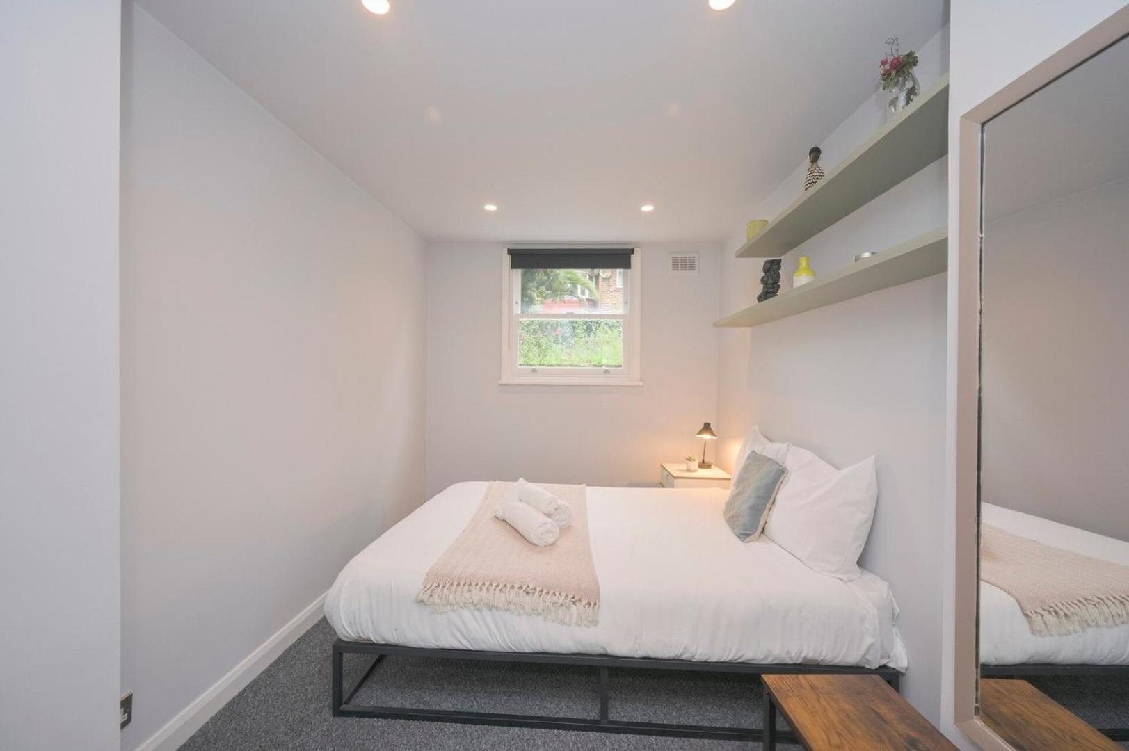 Modern 1bd Basement Flat Near Victoria Park